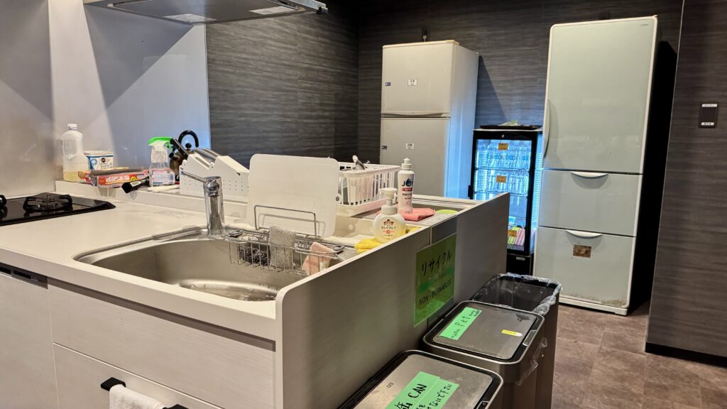 妙見館の客室に備え付けの冷蔵庫