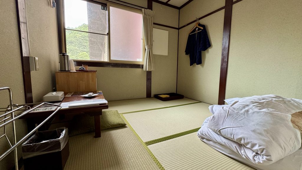 玉川温泉 旅館部の4.5帖の和室