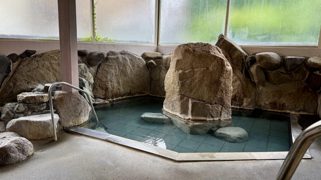 清流荘の内湯「白狼の湯」