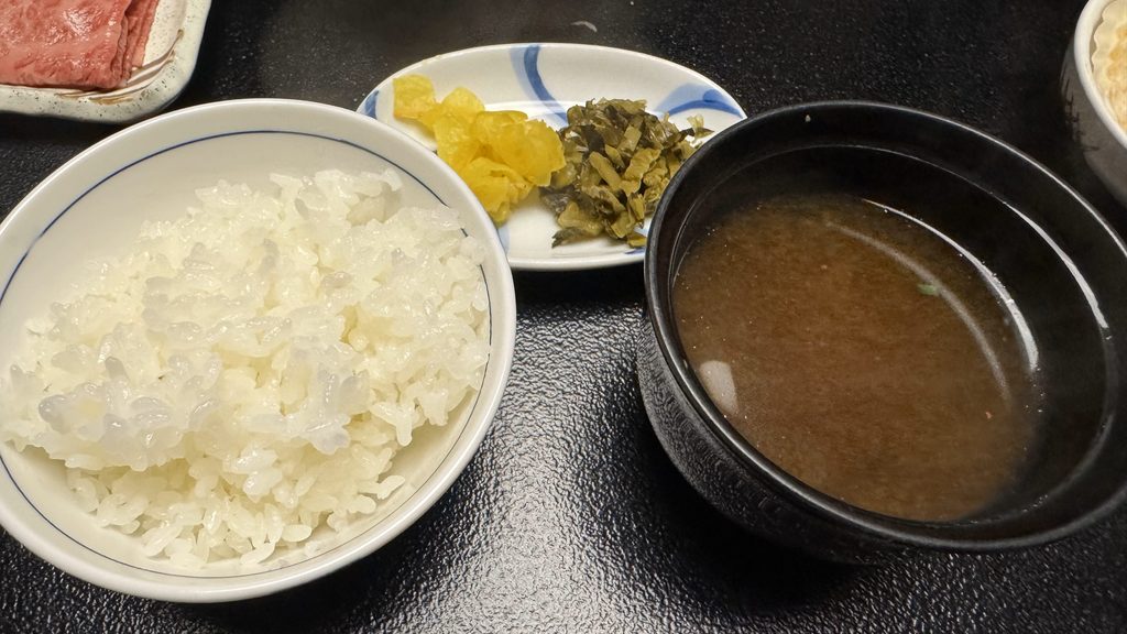 依山楼岩崎の夕食 ごはんと汁物