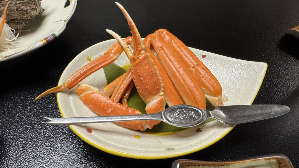 依山楼岩崎の夕食 2日目の蟹